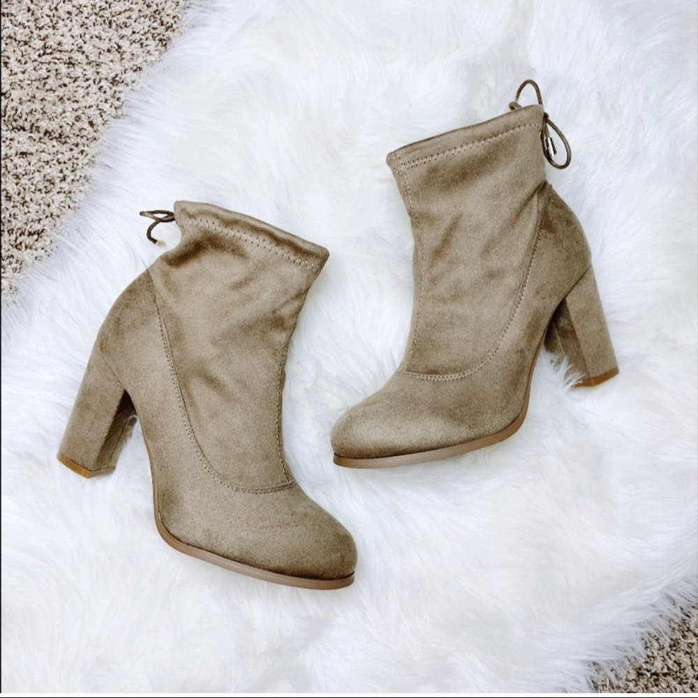 NEW🎉 Tan Faux Suede Heeled Short Soft Boots